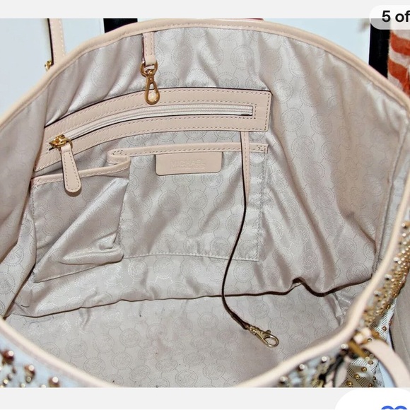 Michael Kors Monogram Signature Vanilla Studded Large Travel Tote - Picture 7 of 8